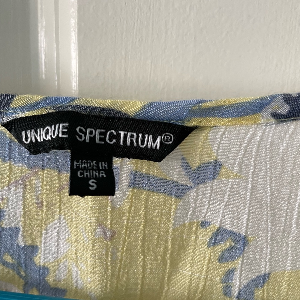 Unique Spectrum small Blouse - Picture 6 of 7
